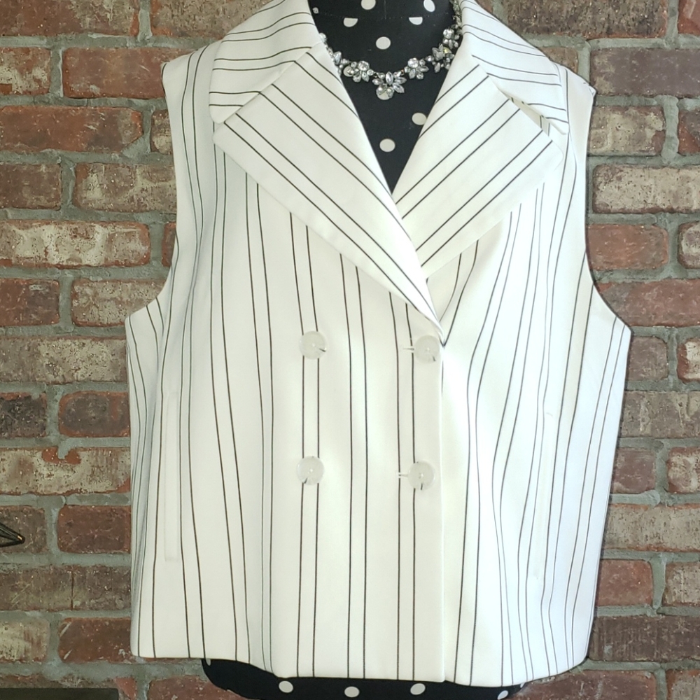 White House Black Market Swing Vest